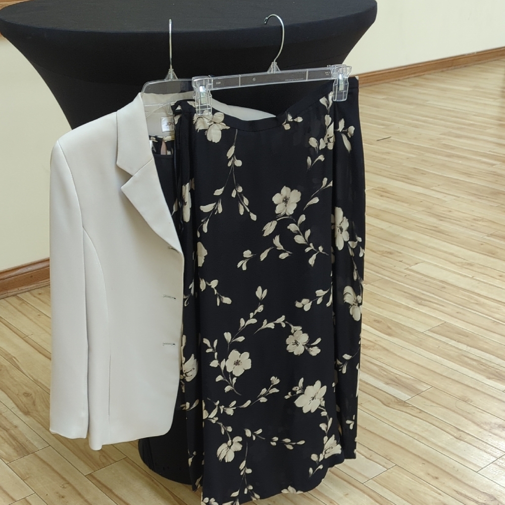 Jones New York Black and Cream Floral Skirt Set